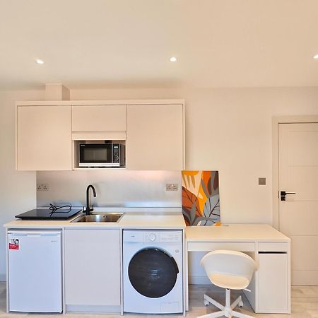 Morden Stratford Studio 1 Otel Londra Dış mekan fotoğraf